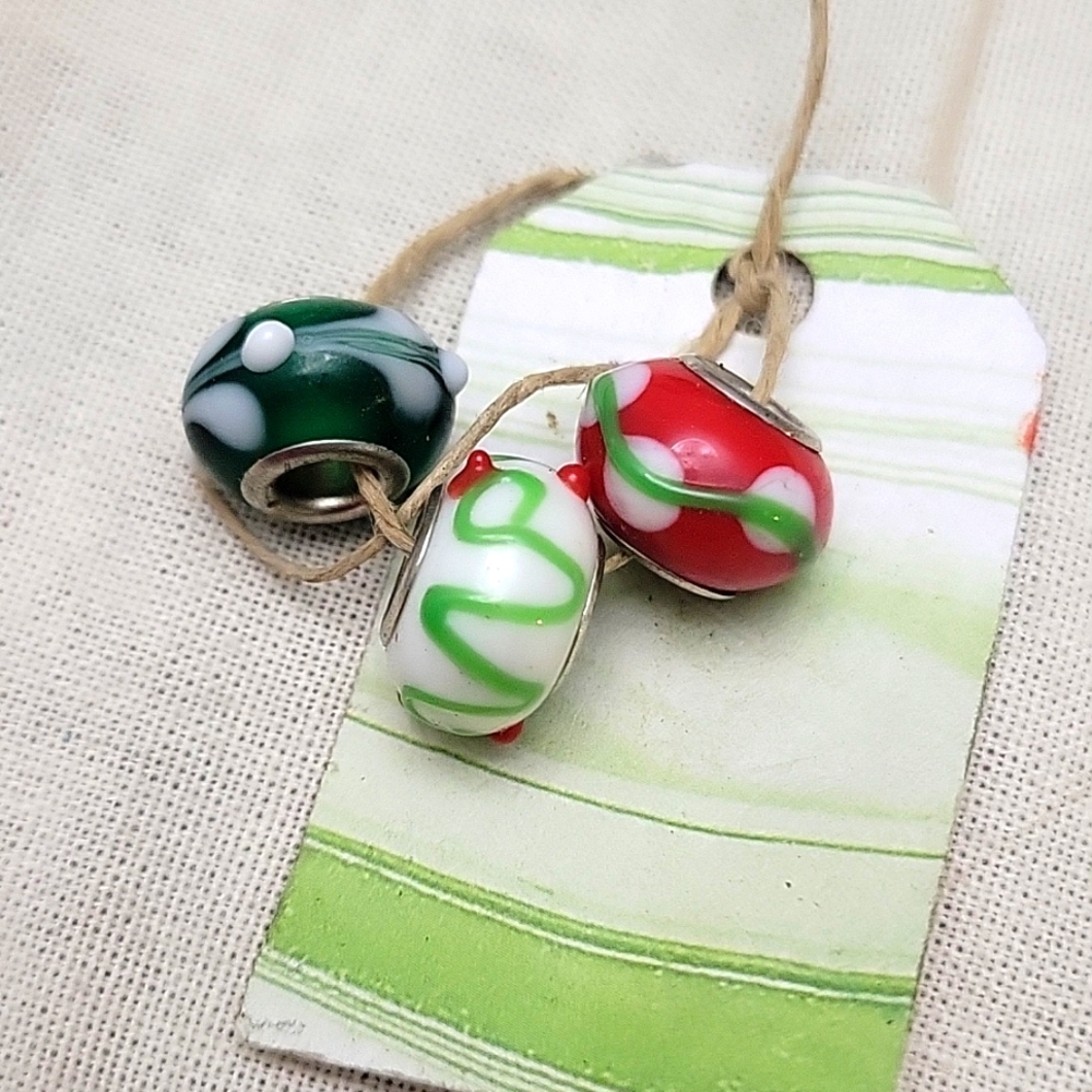 Glass 3 beads for Christmas